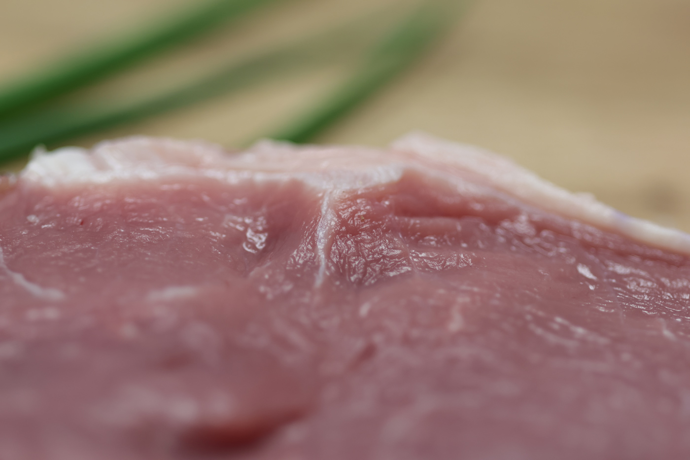 Ein Stück rohes Kalbfleisch